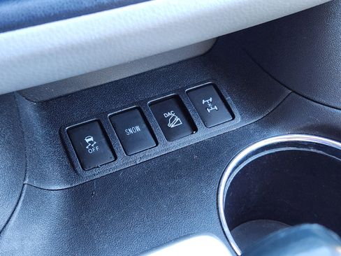 Used 2016 Toyota Highlander Limited image 29