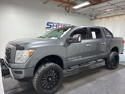 Used 2020 Nissan Titan SV w/ SV Convenience Package