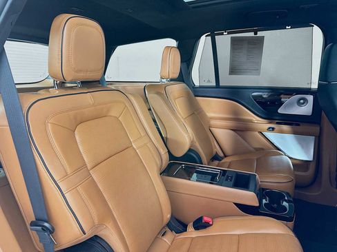 Used 2023 Lincoln Aviator Black Label w/ Dynamic Handling Package image 26
