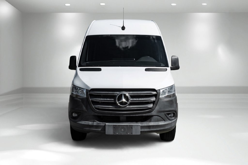 Used 2019 Mercedes-Benz Sprinter 170 w/ Driver Convenience Package image 4
