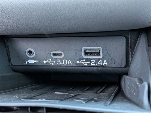 Certified 2025 Subaru Outback Limited image 23