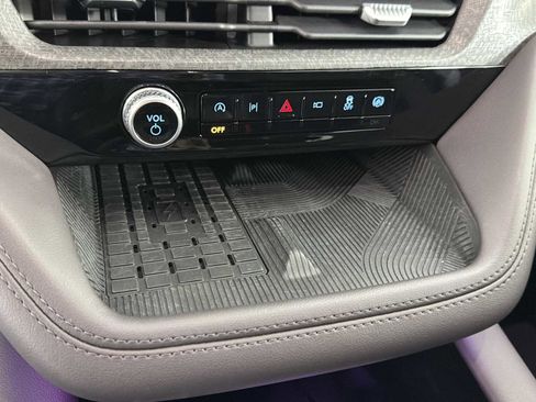 Used 2025 Ford Explorer Platinum image 32