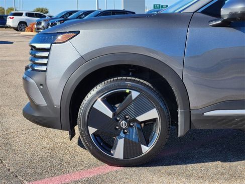 New 2025 Nissan Kicks SR image 6