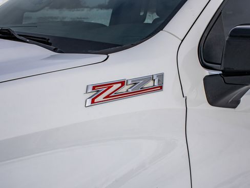 Used 2019 Chevrolet Silverado 1500 LT Trail Boss image 9