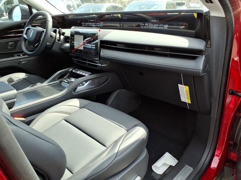 New 2026 Lincoln Nautilus Premier w/ Equipment Group 102A AWD/4WD image 9