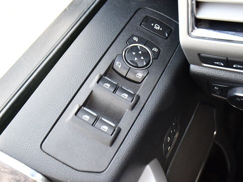 Used 2017 Ford F350 Lariat image 21