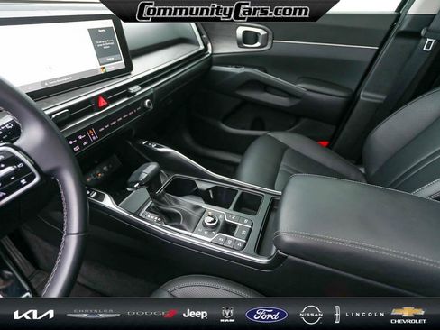 Certified 2025 Kia Sorento X-Line EX image 19
