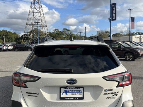 Certified 2021 Subaru Outback Onyx Edition XT w/ Popular Package #2 image 4