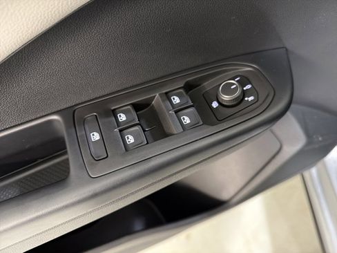 New 2026 Volkswagen Taos S image 18