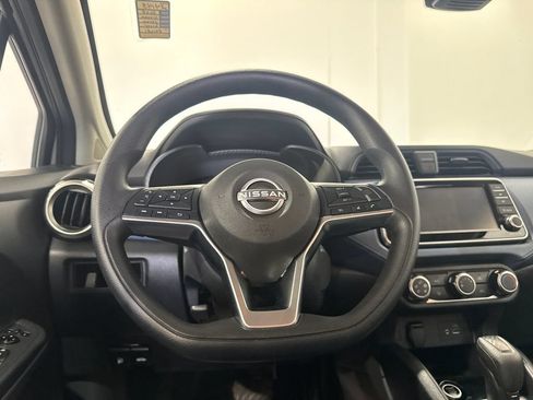 Used 2025 Nissan Versa SV FWD image 6