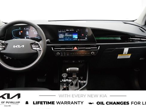 New 2026 Kia Niro EX FWD image 17