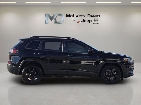 Used 2019 Jeep Cherokee Latitude Plus image 6