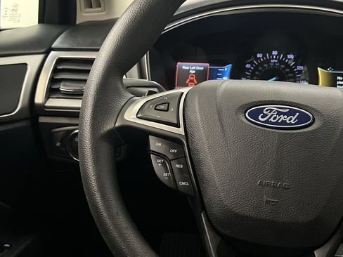 Used 2018 Ford Fusion SE w/ Fusion SE Technology Package image 30
