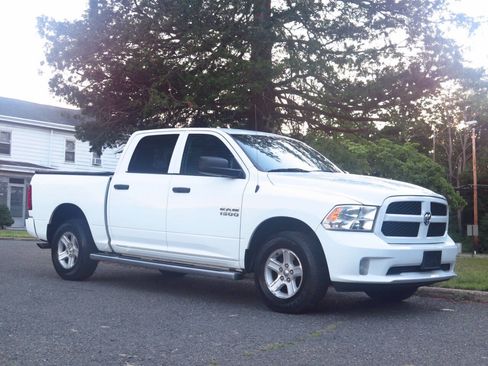 Used 2017 RAM 1500 Express AWD/4WD image 6