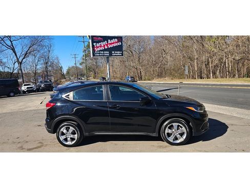 Used 2019 Honda HR-V LX image 2