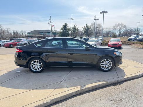 Used 2016 Ford Fusion SE image 4