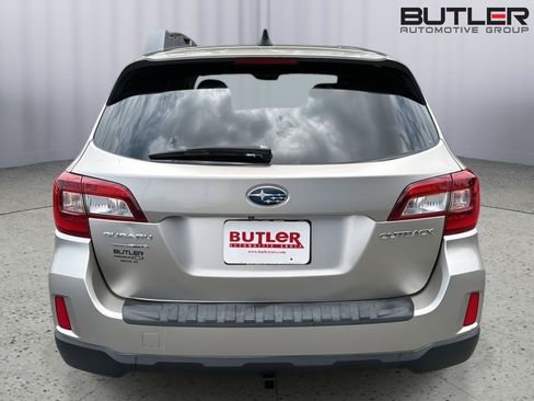 Used 2016 Subaru Outback 2.5i Limited AWD/4WD image 5