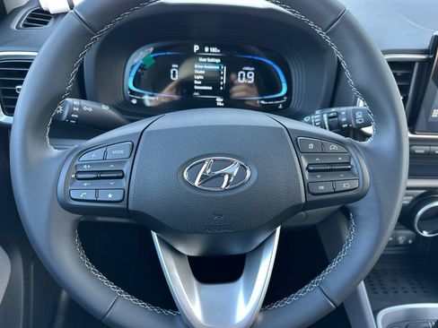 Used 2026 Hyundai Venue SEL FWD image 22
