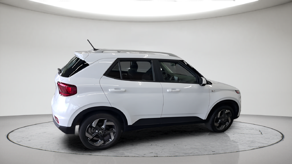 Used 2026 Hyundai Venue SEL FWD image 6