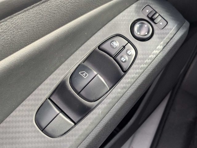 Used 2025 Nissan Altima 2.5 SV FWD image 19