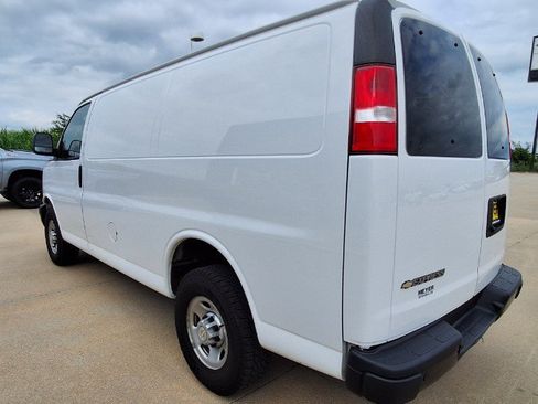 Used 2020 Chevrolet Express 2500 RWD image 6