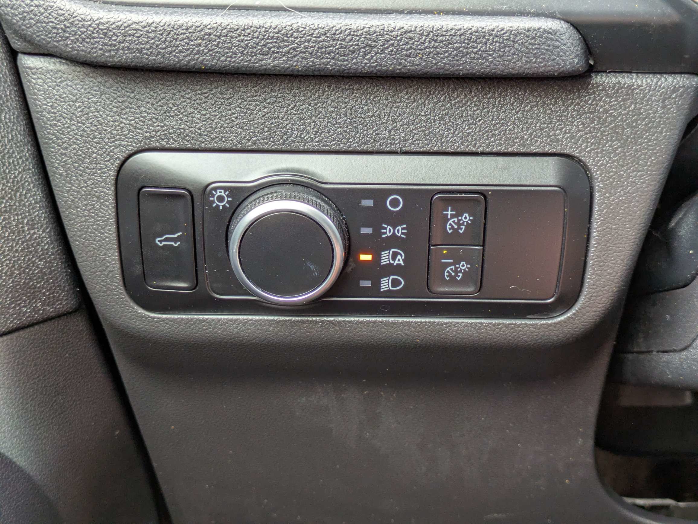 Used 2022 Ford Escape SE w/ SE Sport Appearance Package FWD image 37