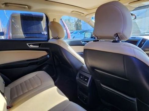Used 2015 Ford Edge SEL w/ Equipment Group 201A image 9