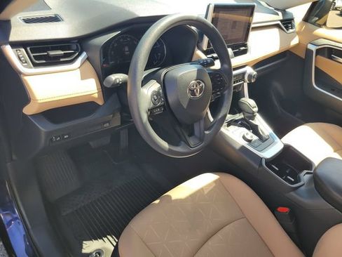 Used 2025 Toyota RAV4 XLE w/ Convenience Package AWD/4WD image 9