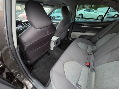 Used 2018 Toyota Camry LE FWD image 13