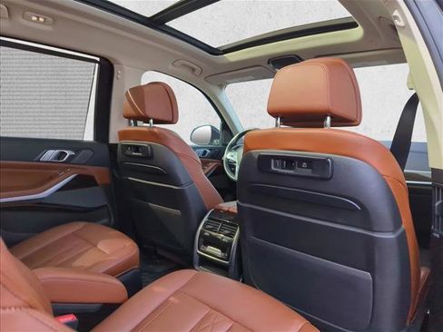 Used 2021 BMW X7 xDrive40i image 19