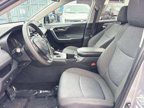 Used 2023 Toyota RAV4 XLE AWD/4WD image 26
