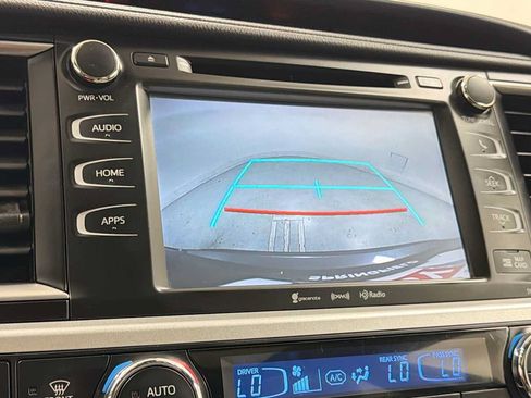 Used 2017 Toyota Highlander XLE AWD/4WD image 19