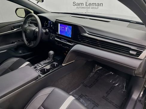 Used 2025 Toyota Camry SE image 28