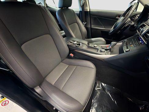 Used 2019 Lexus IS 300 RWD image 15
