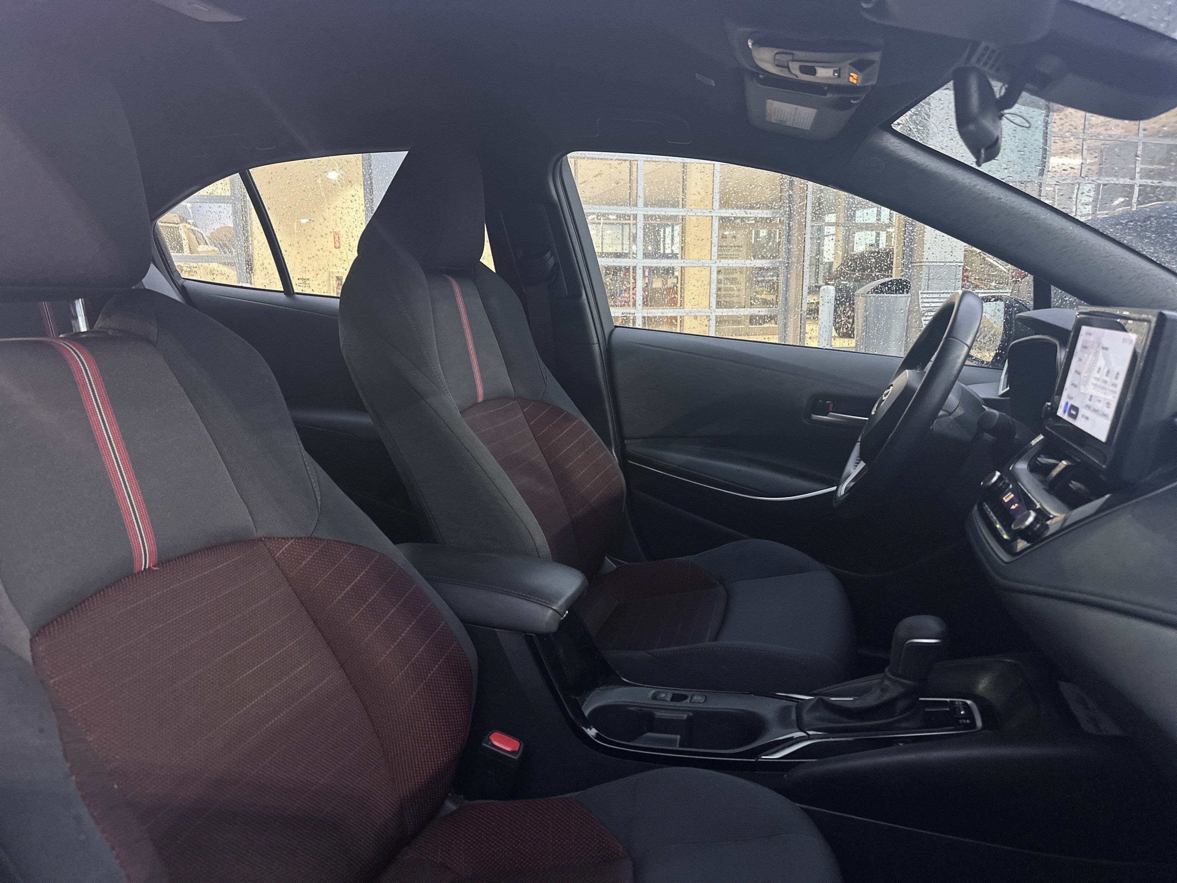 Used 2025 Toyota Corolla SE FWD image 28