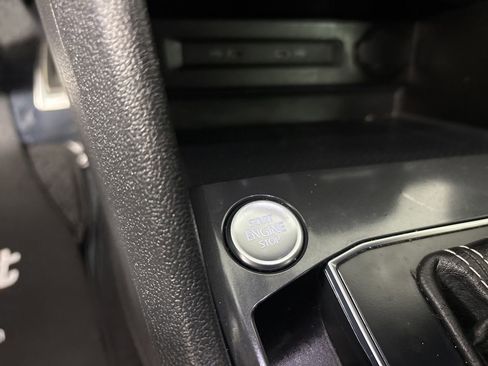 Used 2021 Volkswagen Tiguan SE R-Line image 16