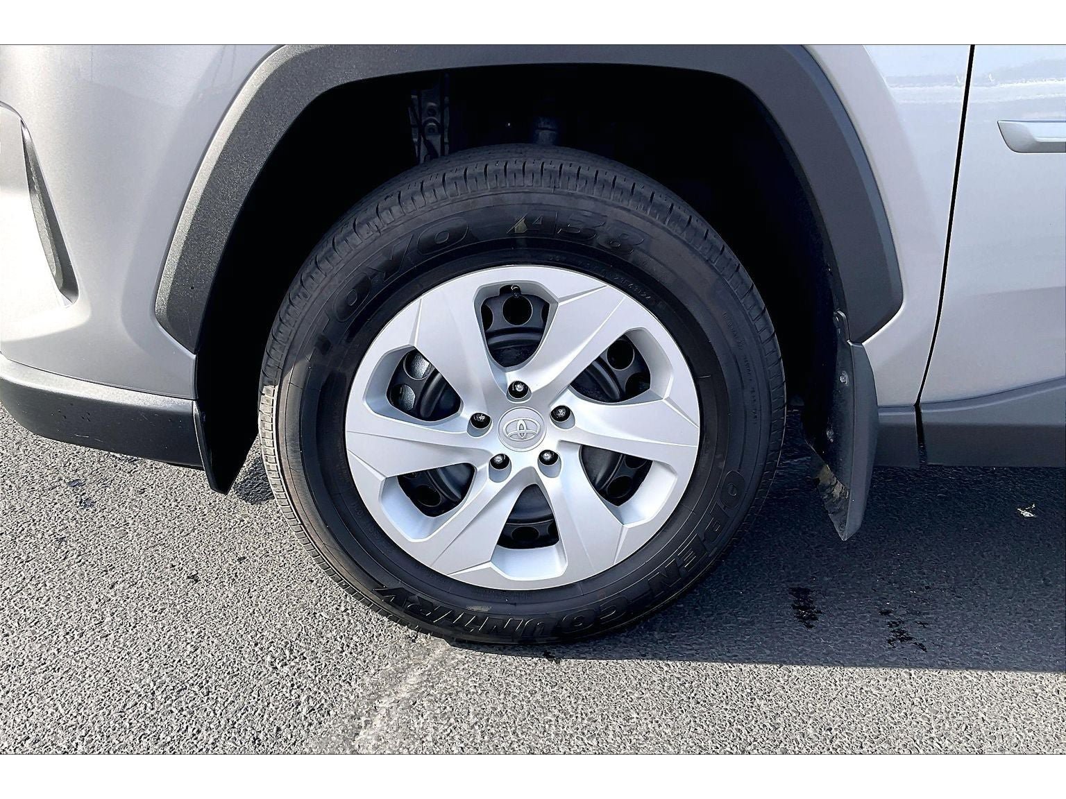 Used 2024 Toyota RAV4 LE AWD/4WD image 10