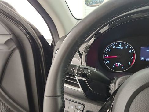 Used 2023 Kia Seltos EX image 23