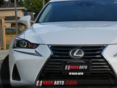 Used 2017 Lexus IS 200t RWD image 18
