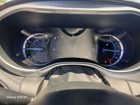 Used 2019 Chrysler Pacifica Limited w/ Advanced Safetytec Group FWD image 36