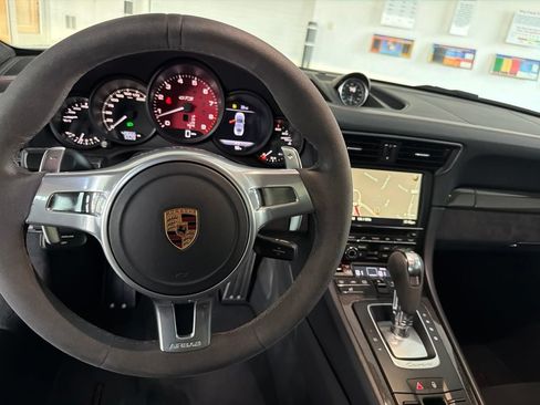 Used 2016 Porsche 911 Carrera GTS RWD image 11