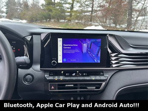 Used 2025 Toyota Camry LE image 4