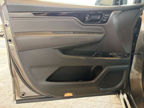 Used 2018 Honda Odyssey Elite image 11