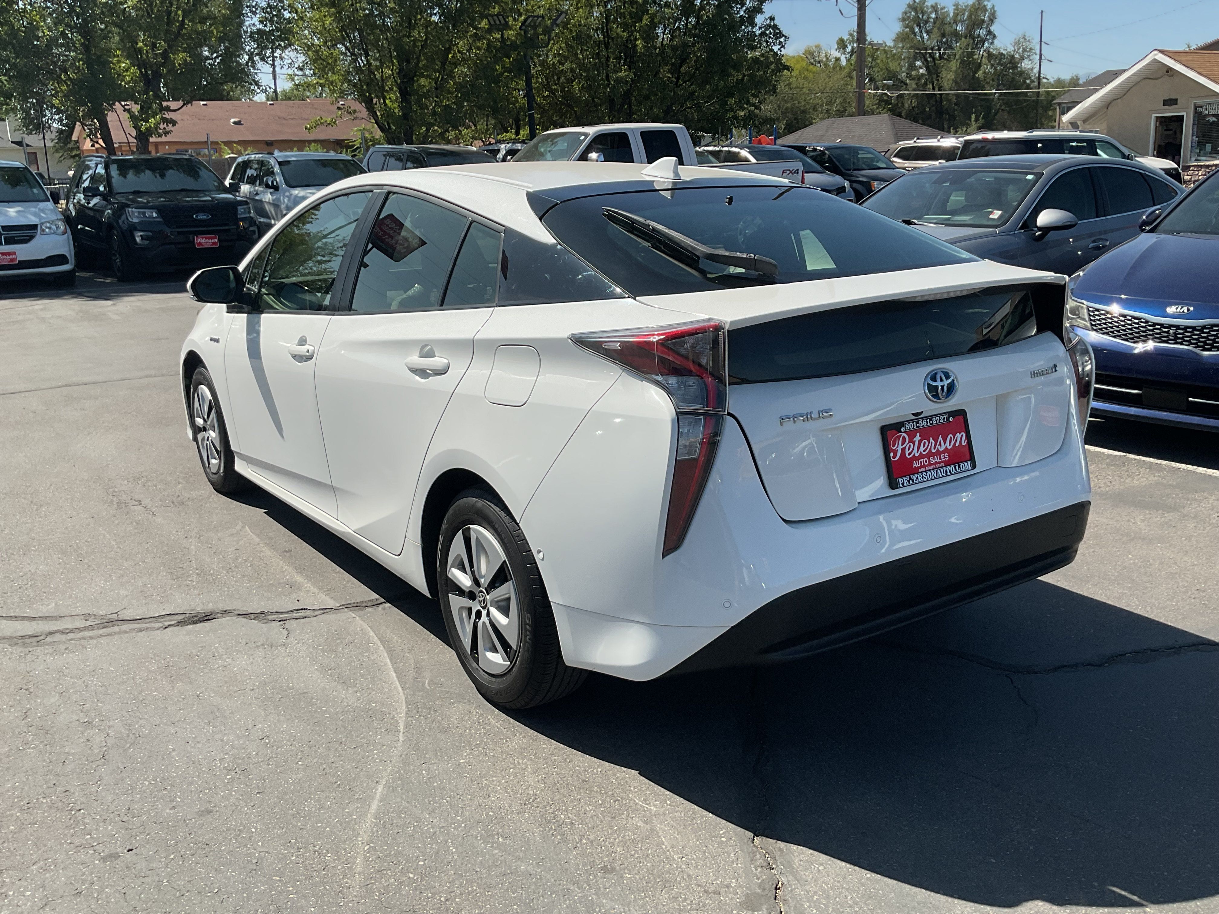 Used 2017 Toyota Prius Two w/ Prius Two Safety Plus Package FWD image 7