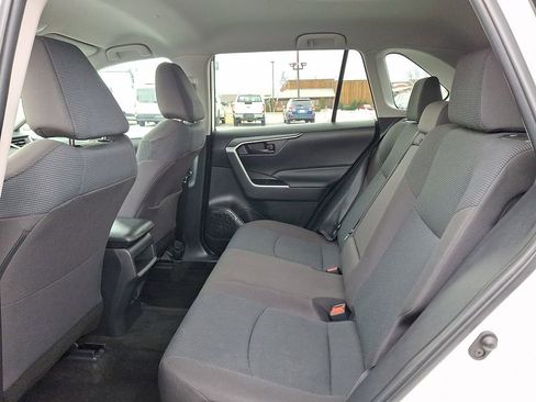 Used 2021 Toyota RAV4 LE image 10