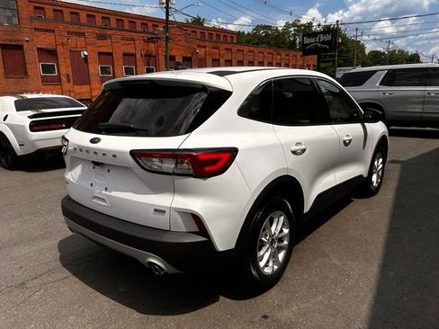 Used 2022 Ford Escape SE FWD image 7