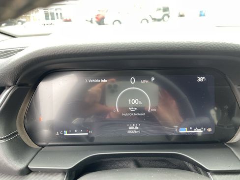 Used 2024 Jeep Grand Cherokee L Laredo image 11