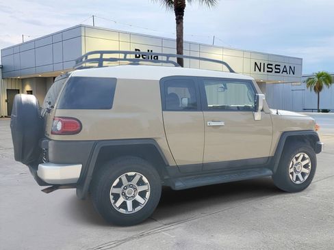Used 2014 Toyota FJ Cruiser 4WD w/ Upgrade Package image 7