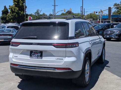 Used 2023 Jeep Grand Cherokee Laredo w/ Luxury Tech Group I AWD/4WD image 3