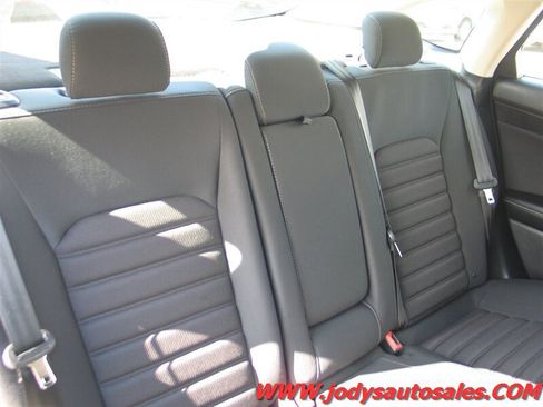 Used 2018 Ford Fusion SE FWD image 25